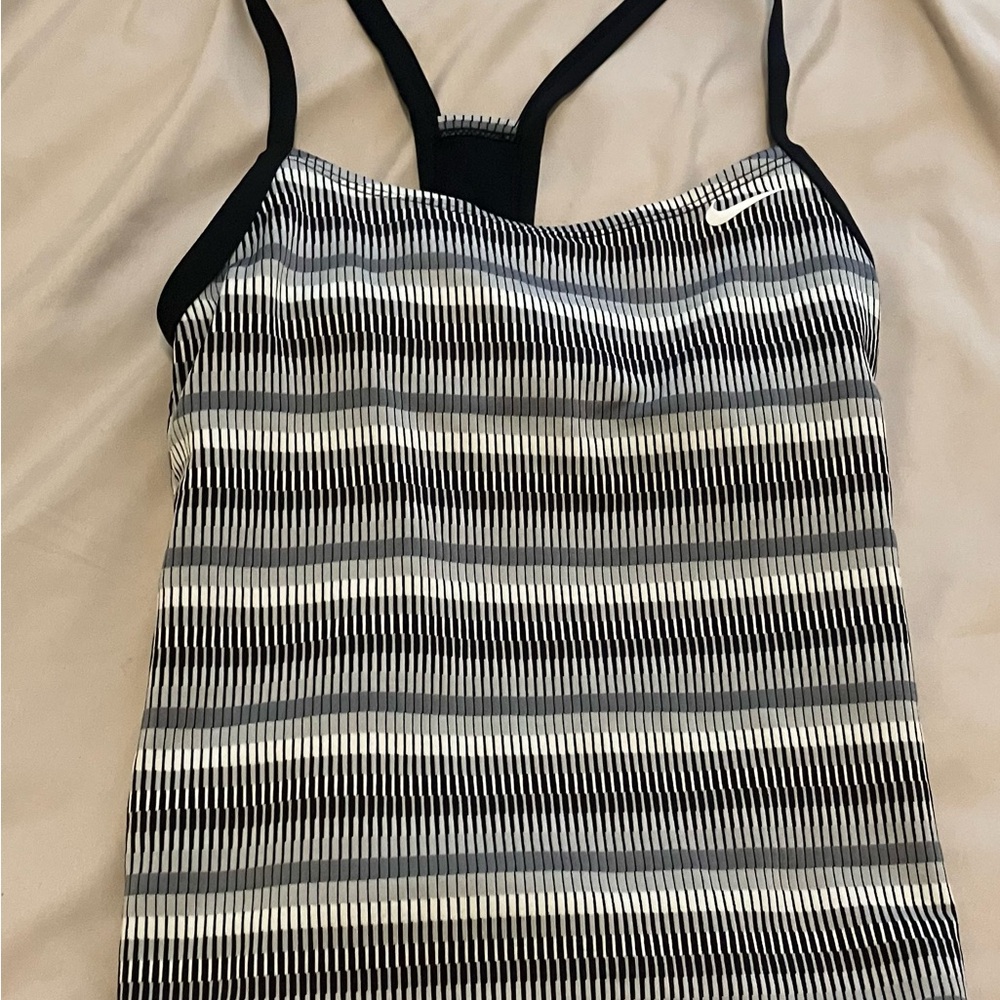 Women’s Size S Nike Striped Tank Top !Accepting Offers! Bundle Deals Available